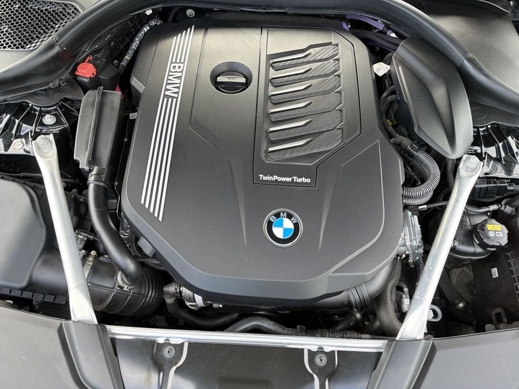 Thumbnail: 2021 BMW 5 Series - 9