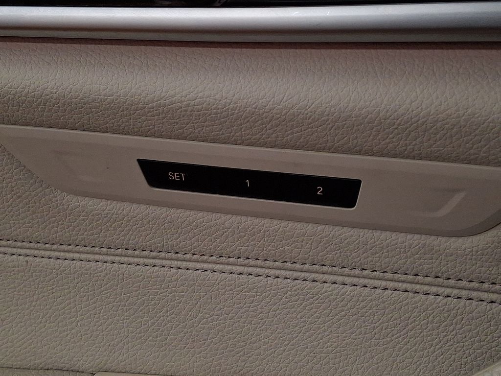 Thumbnail: 2023 BMW 5 Series - 27