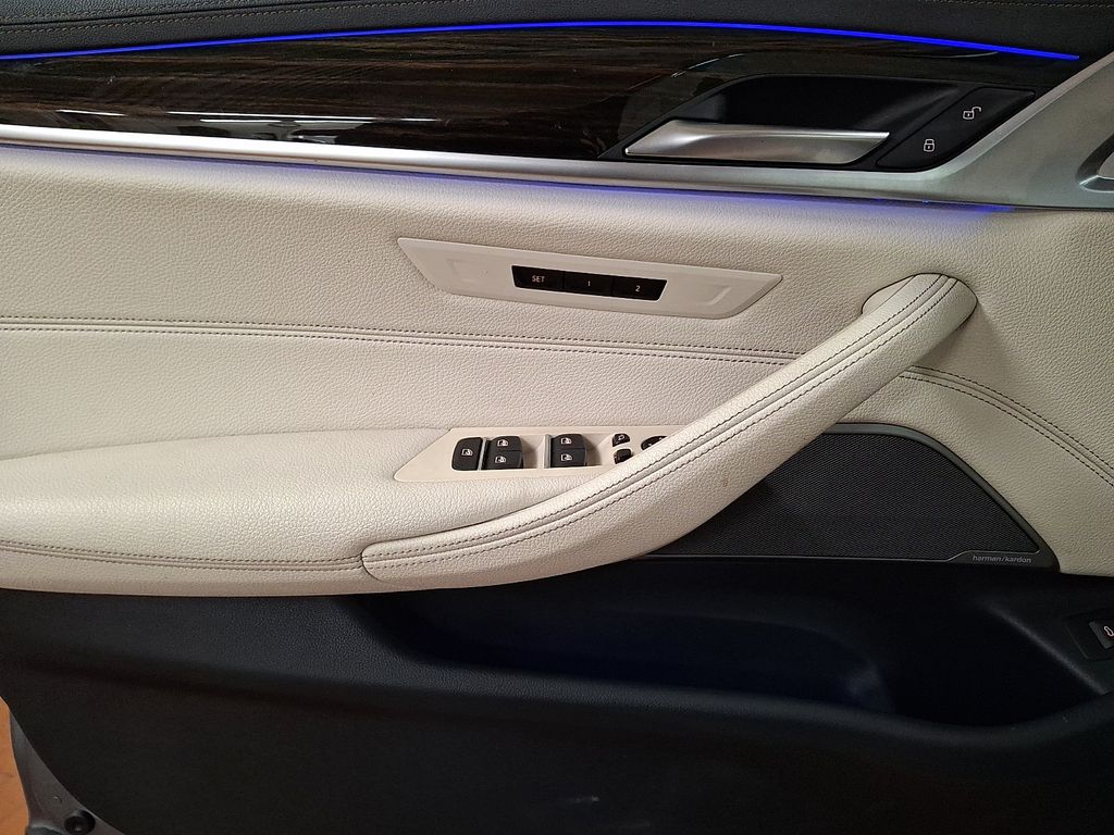 Thumbnail: 2023 BMW 5 Series - 17