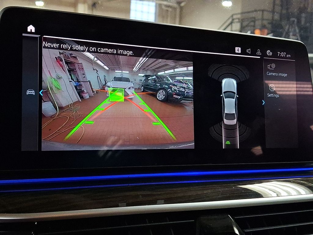 Thumbnail: 2023 BMW 5 Series - 20