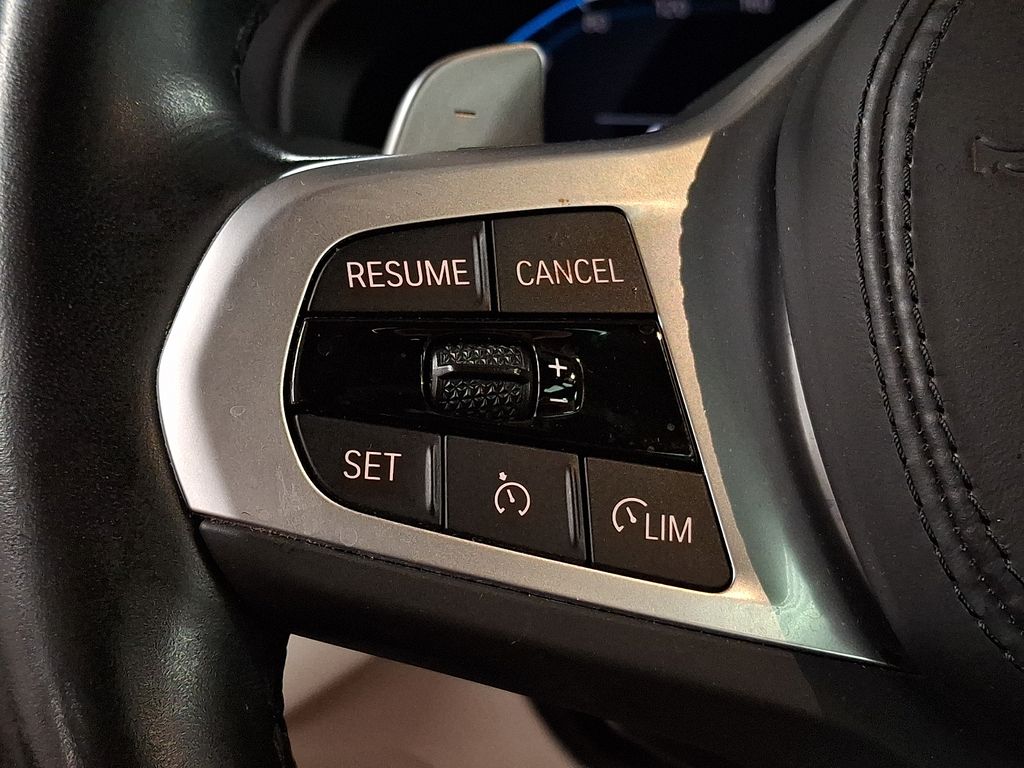 Thumbnail: 2023 BMW 5 Series - 21