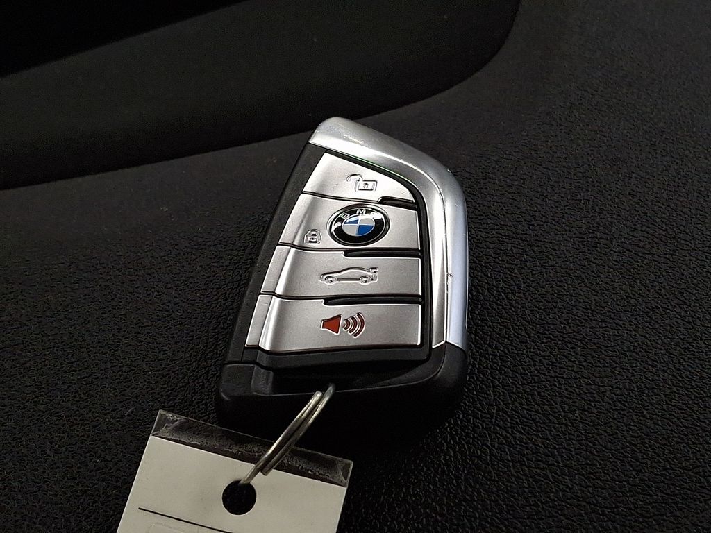 Thumbnail: 2023 BMW 5 Series - 12