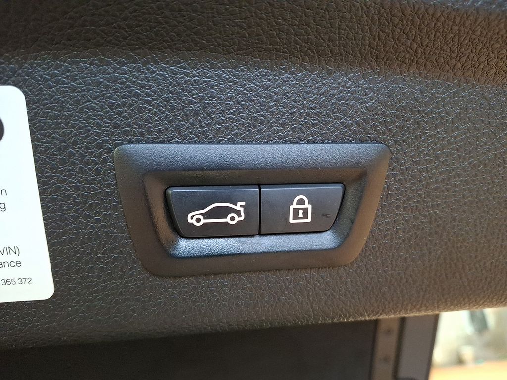 Thumbnail: 2018 BMW 3 Series - 28