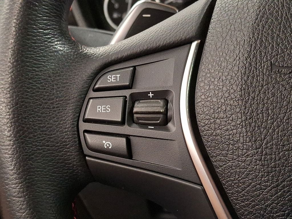 Thumbnail: 2018 BMW 3 Series - 22