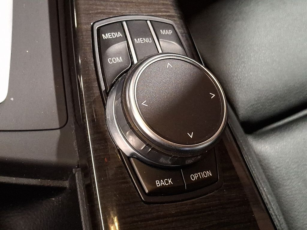 Thumbnail: 2018 BMW 3 Series - 25