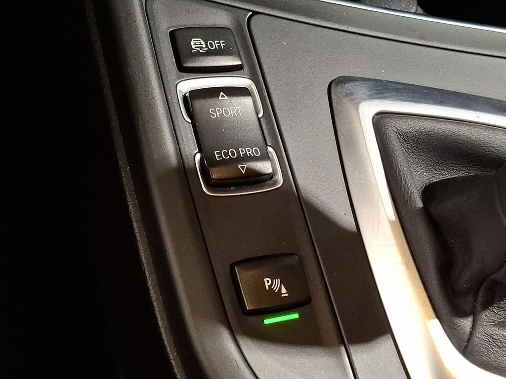 Thumbnail: 2018 BMW 3 Series - 26