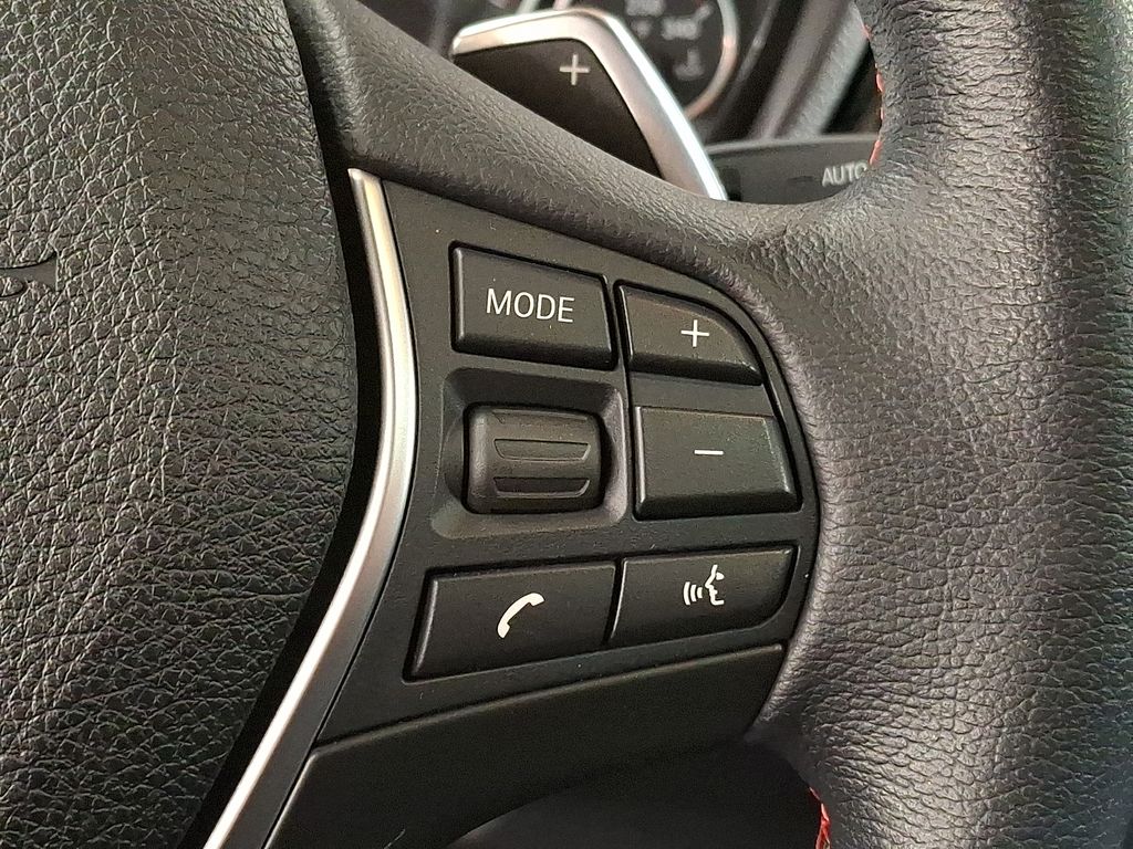 Thumbnail: 2018 BMW 3 Series - 23