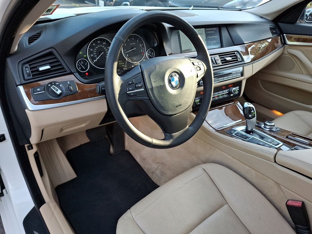 Thumbnail: 2012 BMW 5 Series - 2