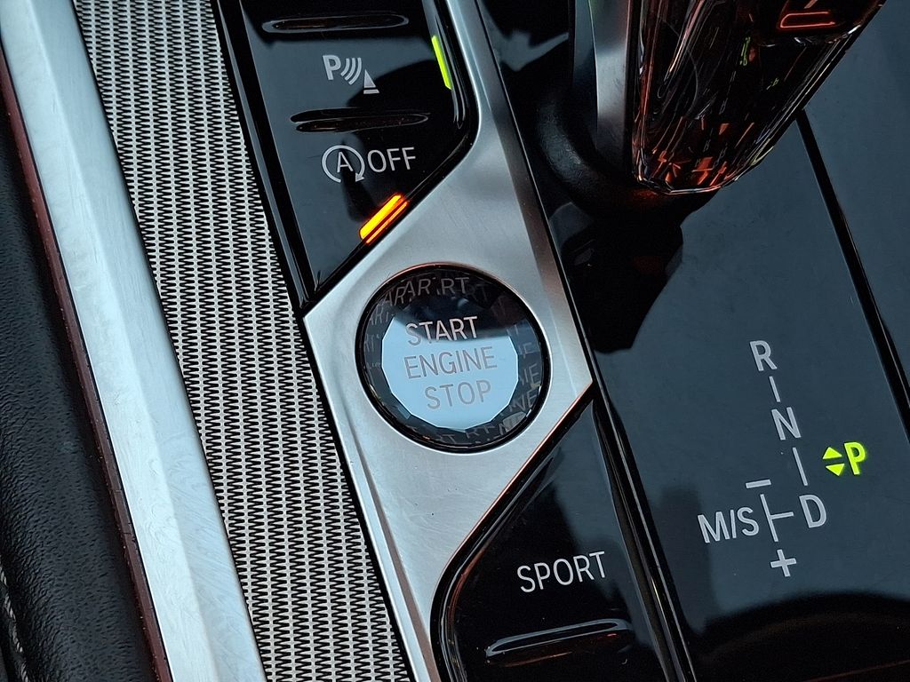 Thumbnail: 2024 BMW 8 Series - 24