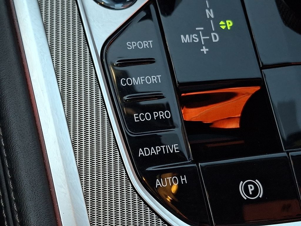 Thumbnail: 2024 BMW 8 Series - 25
