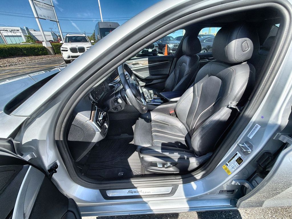 Thumbnail: 2019 BMW 5 Series - 28