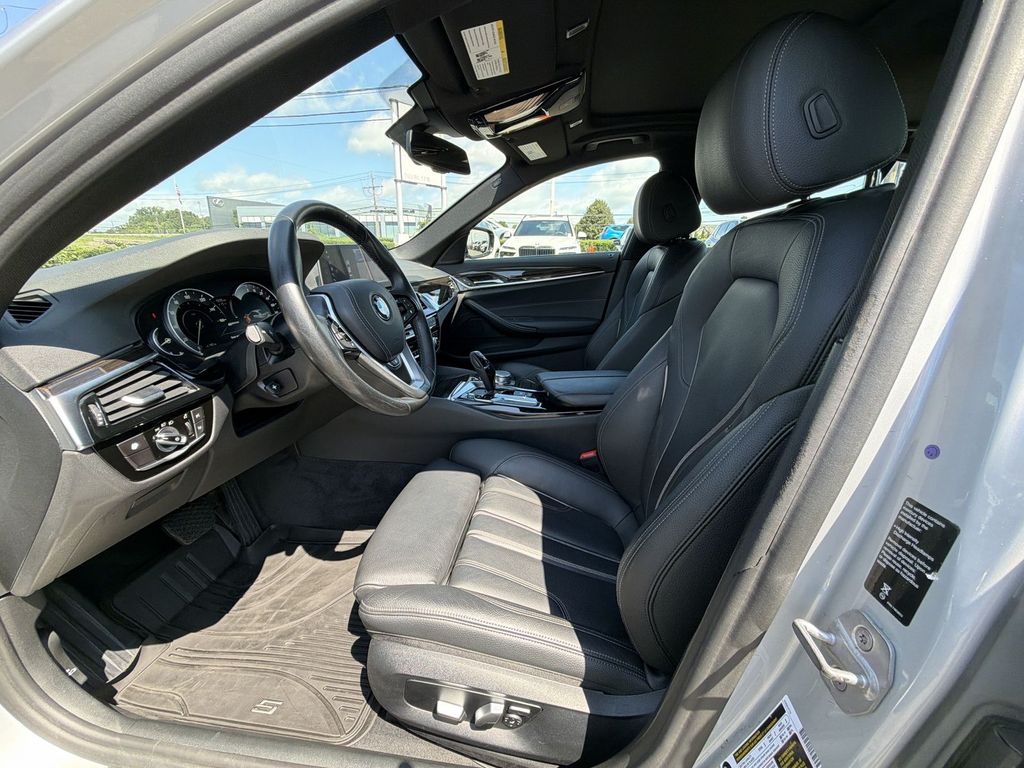 Thumbnail: 2018 BMW 5 Series - 11