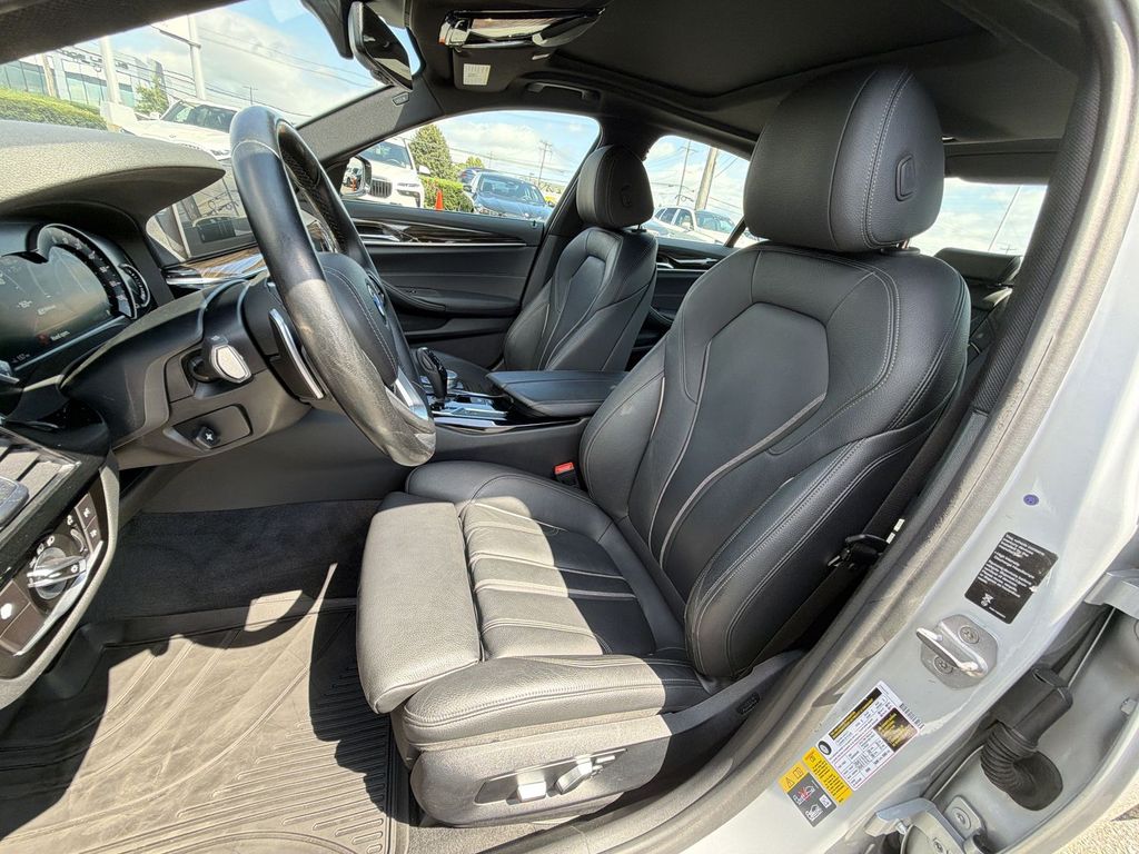 Thumbnail: 2018 BMW 5 Series - 12