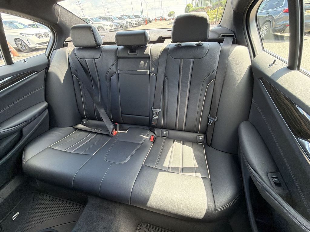 Thumbnail: 2018 BMW 5 Series - 28