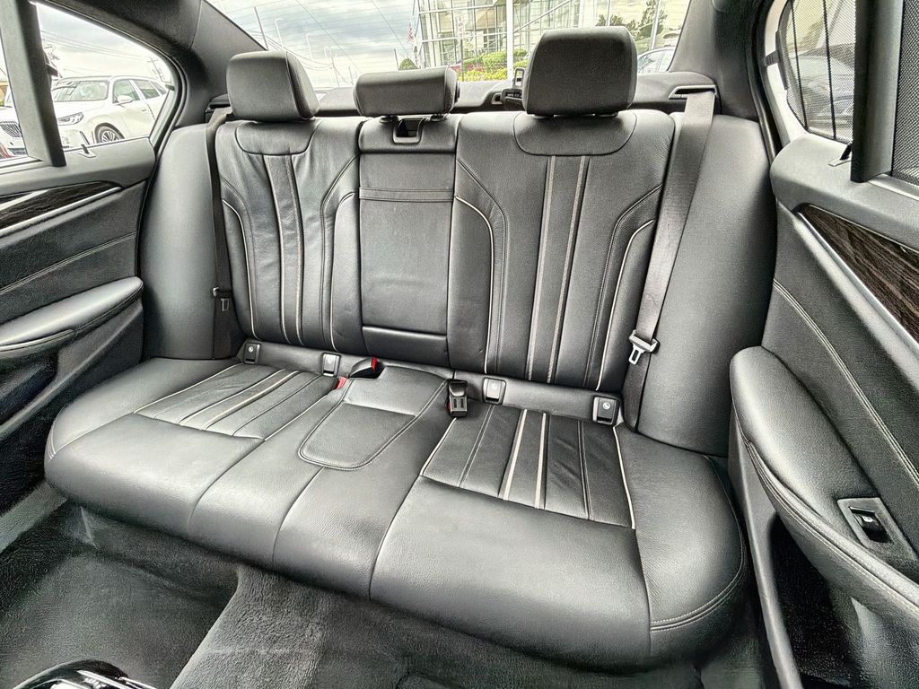 Thumbnail: 2019 BMW 5 Series - 28