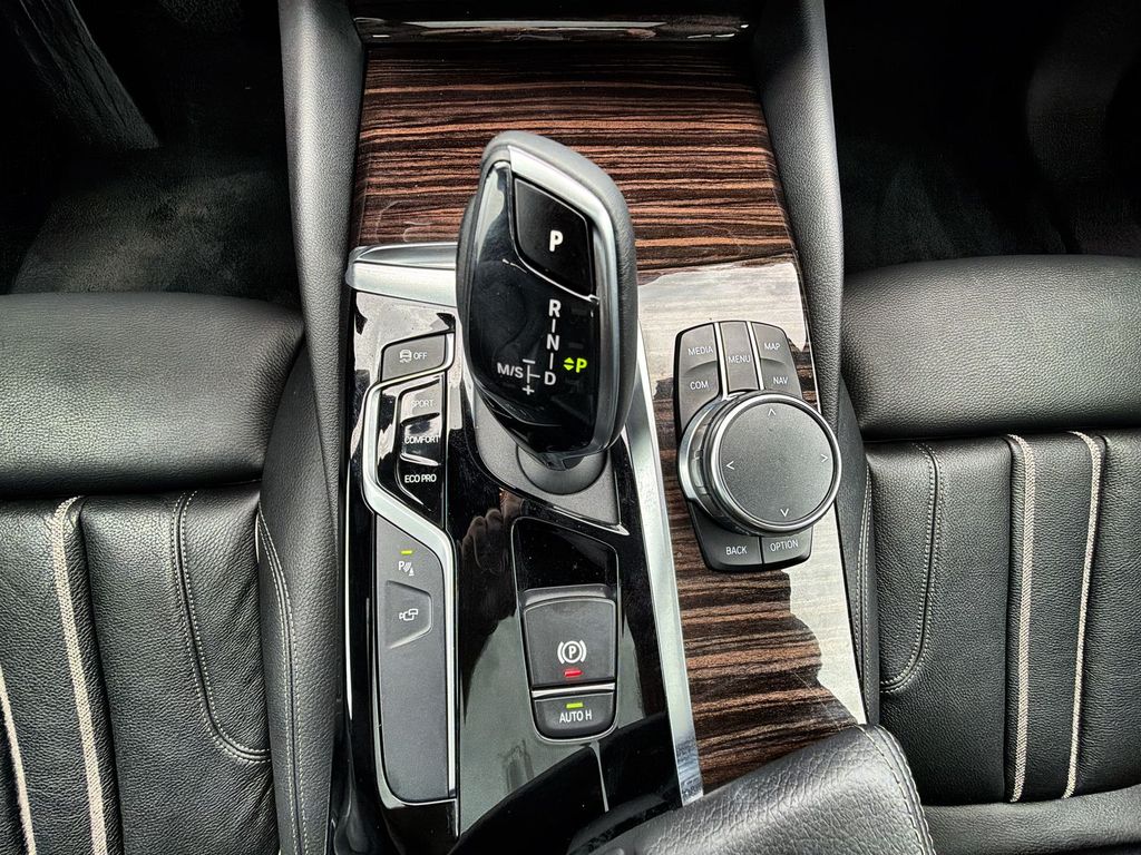 Thumbnail: 2019 BMW 5 Series - 15