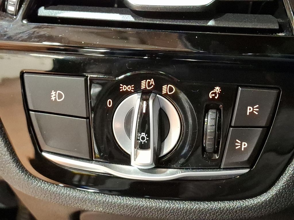 2020 BMW 5 Series 540i 23