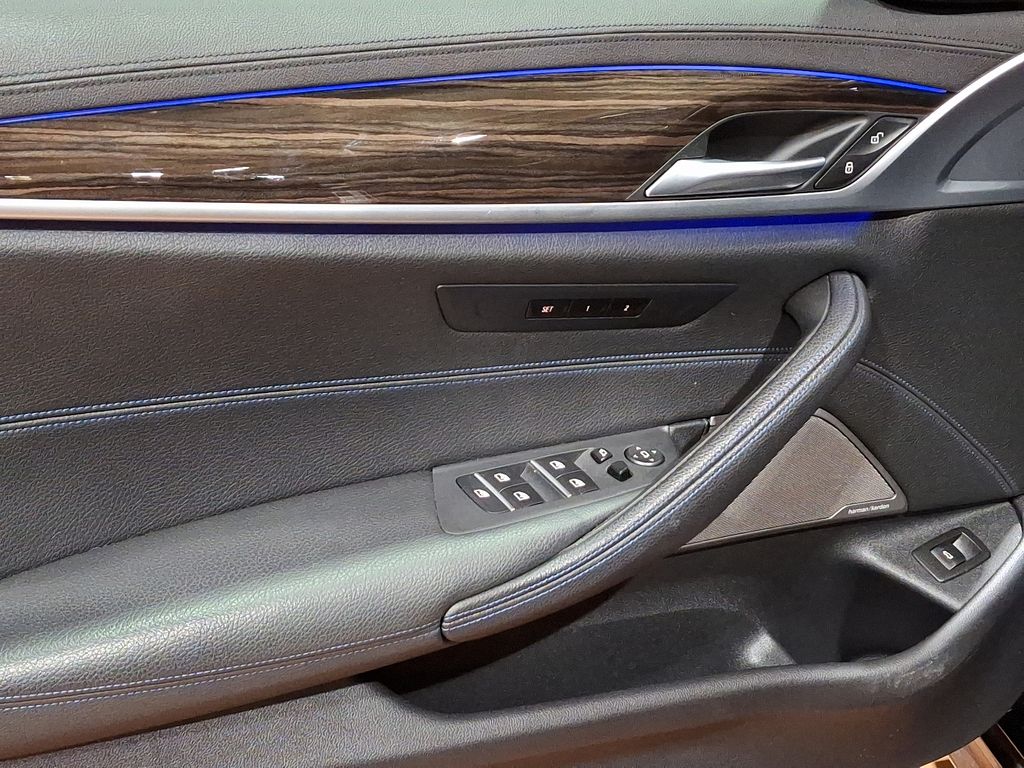 2020 BMW 5 Series 540i 13