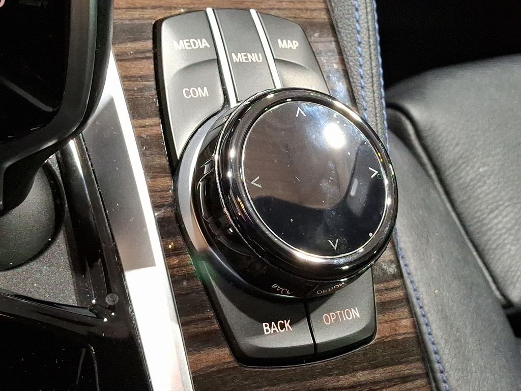2020 BMW 5 Series 540i 21