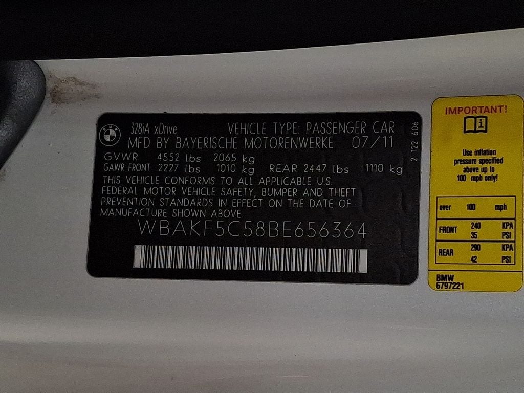 Thumbnail: 2011 BMW 3 Series - 13