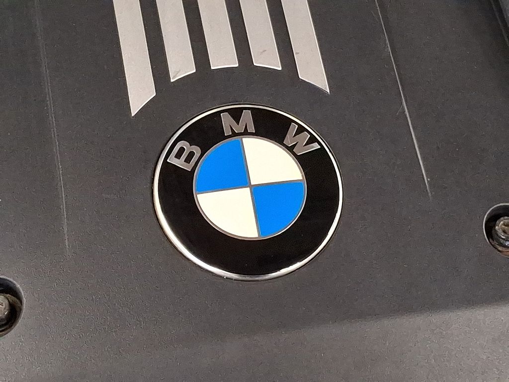 Thumbnail: 2011 BMW 3 Series - 26