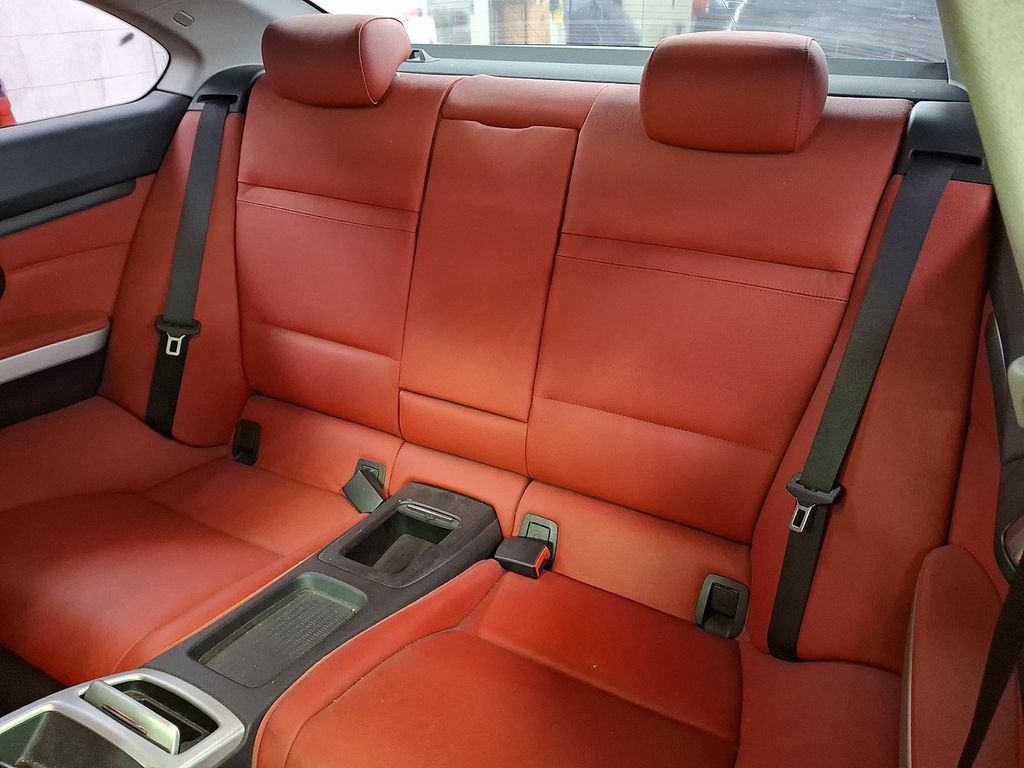 Thumbnail: 2011 BMW 3 Series - 8
