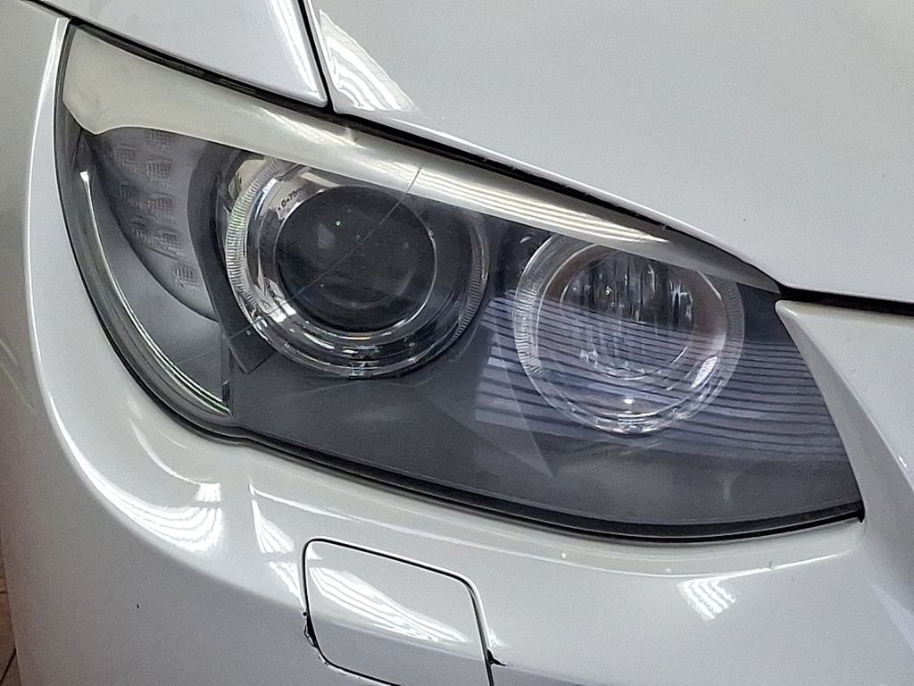 Thumbnail: 2011 BMW 3 Series - 16