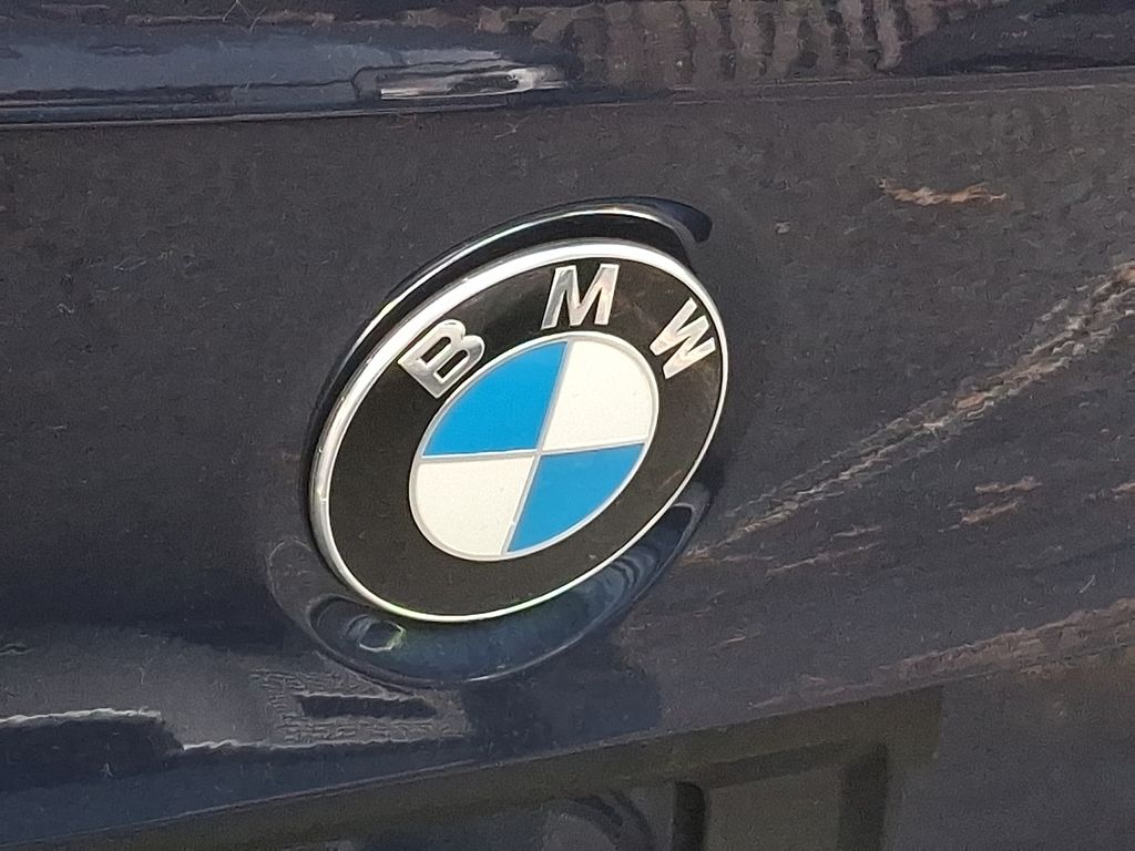 Thumbnail: 2011 BMW 3 Series - 28