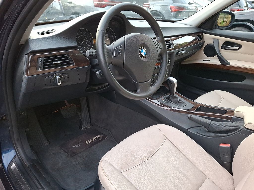 Thumbnail: 2011 BMW 3 Series - 2