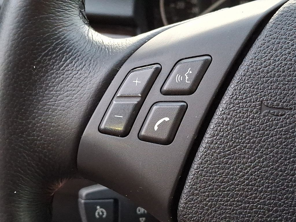 Thumbnail: 2011 BMW 3 Series - 21