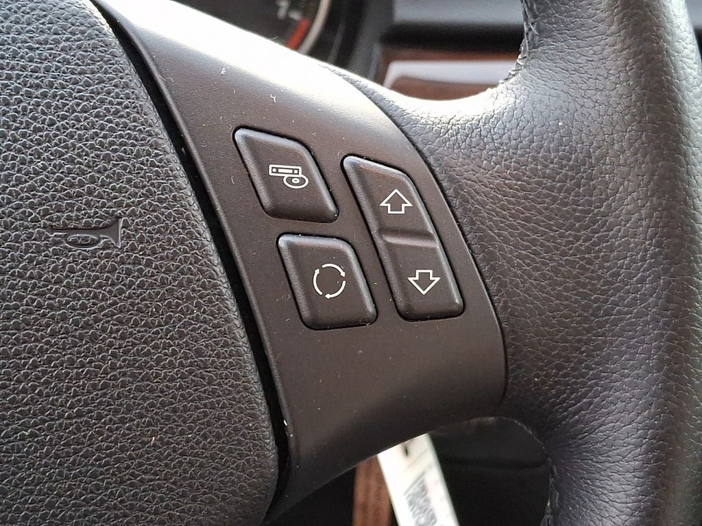 Thumbnail: 2011 BMW 3 Series - 22