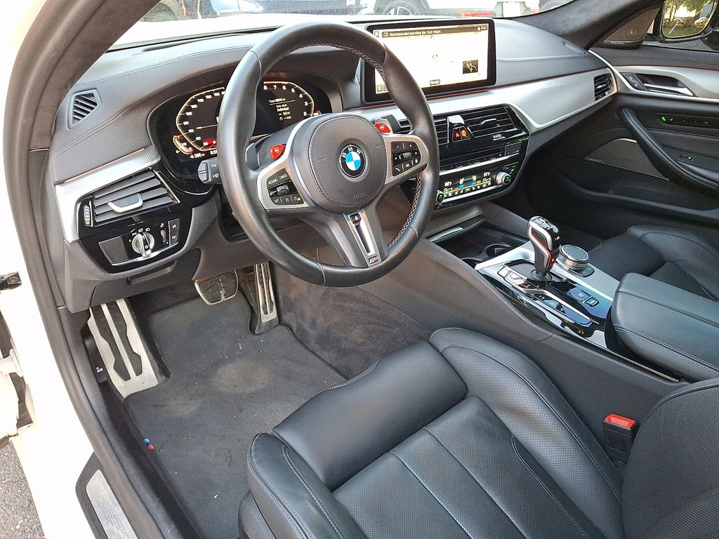 Thumbnail: 2023 BMW M5 - 2