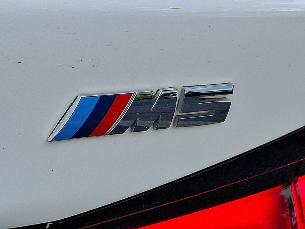 Thumbnail: 2023 BMW M5 - 6
