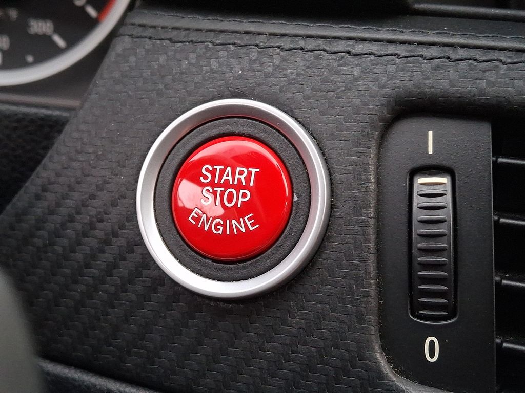 Thumbnail: 2012 BMW M3 - 22