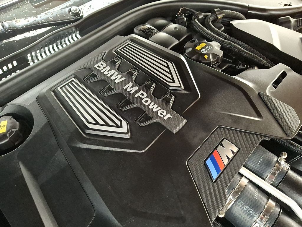 Thumbnail: 2020 BMW M8 - 9