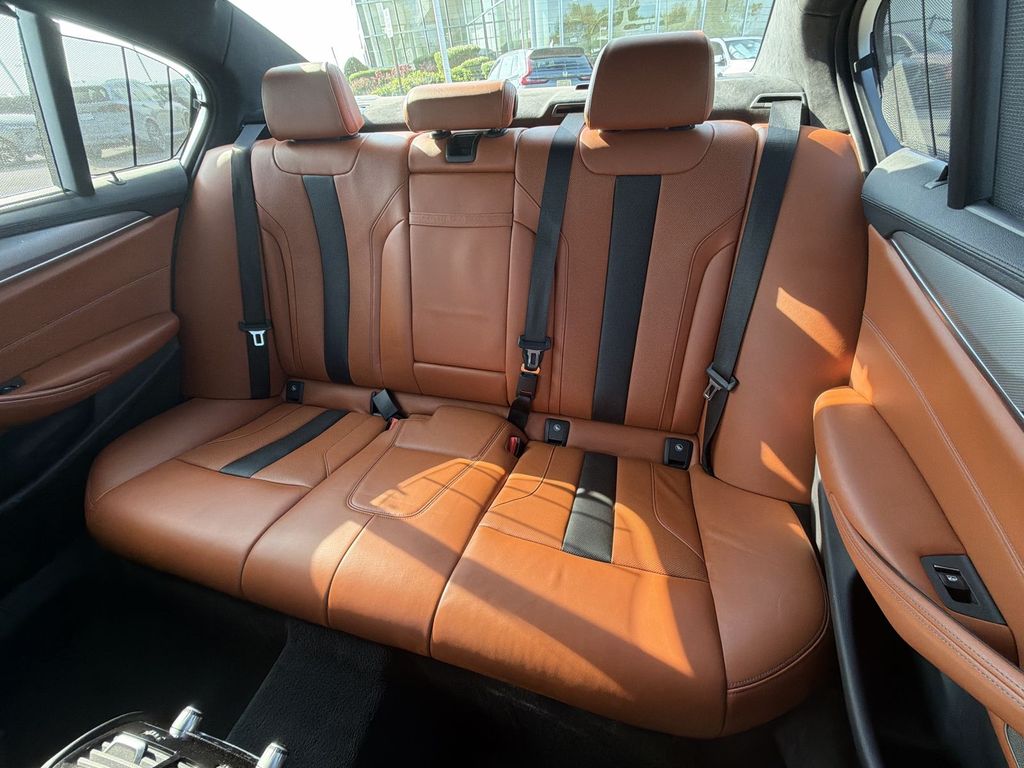 Thumbnail: 2019 BMW M5 - 13