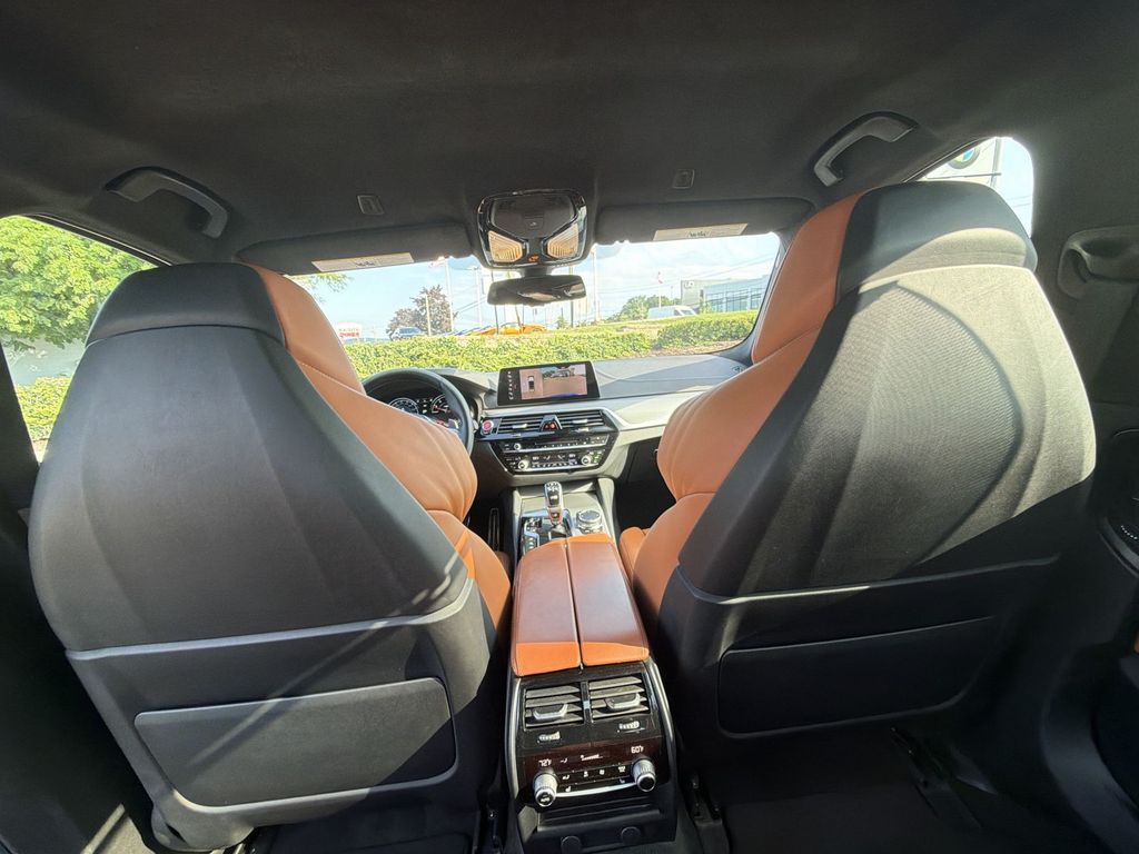 Thumbnail: 2019 BMW M5 - 10
