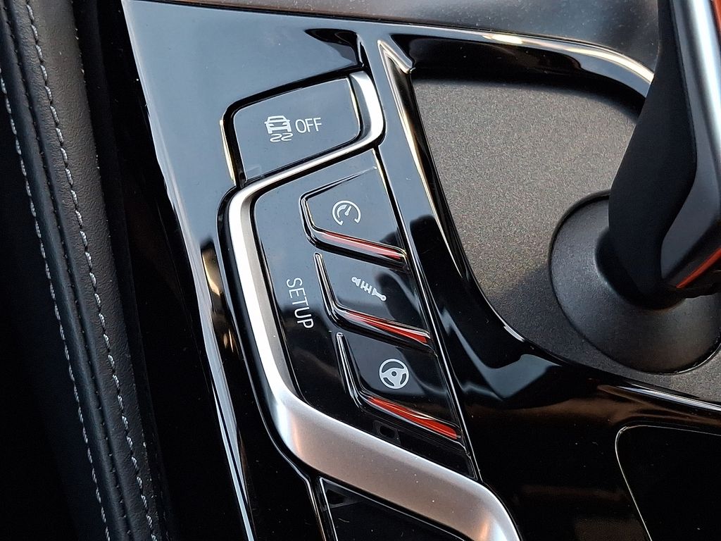 Thumbnail: 2019 BMW M5 - 25