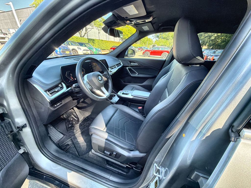 Thumbnail: 2024 BMW X1 - 11