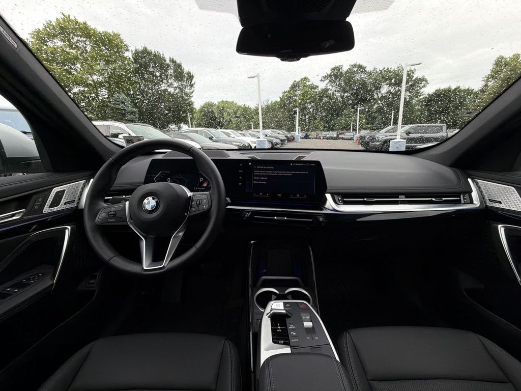 Thumbnail: 2023 BMW X1 - 2