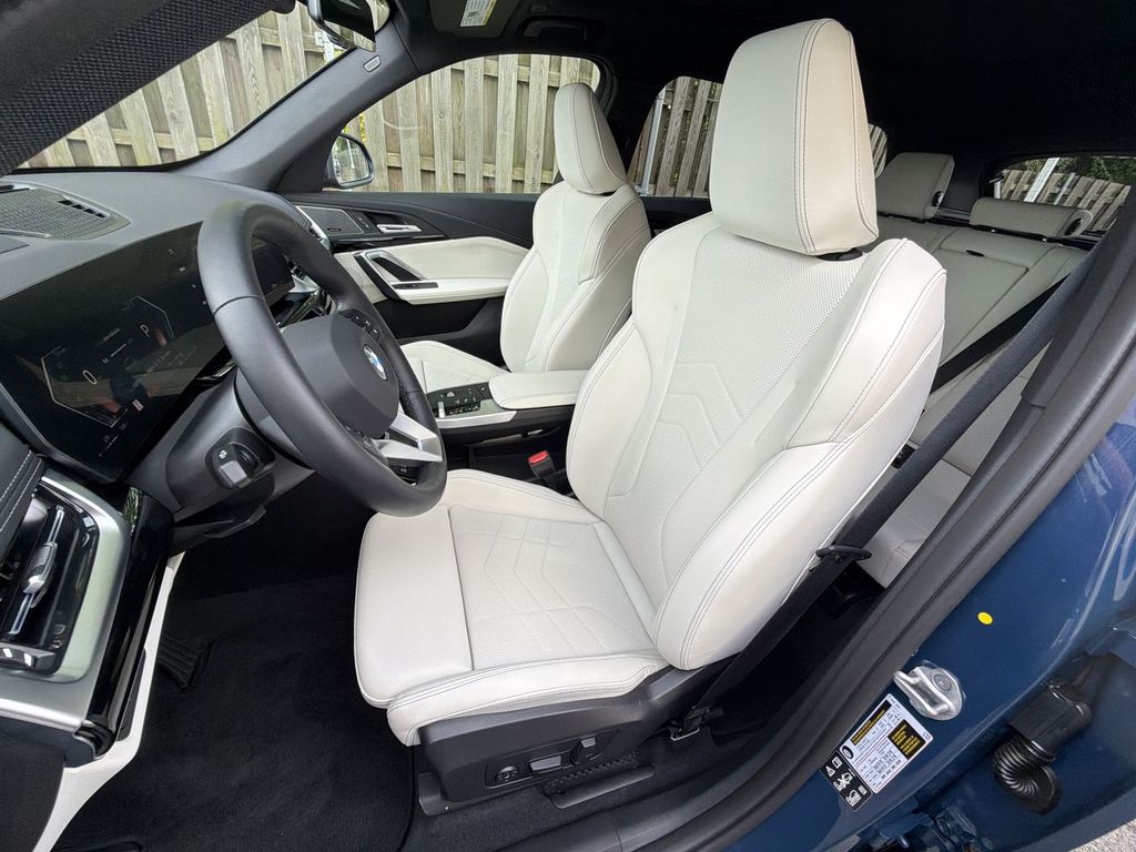 Thumbnail: 2026 BMW X1 - 11