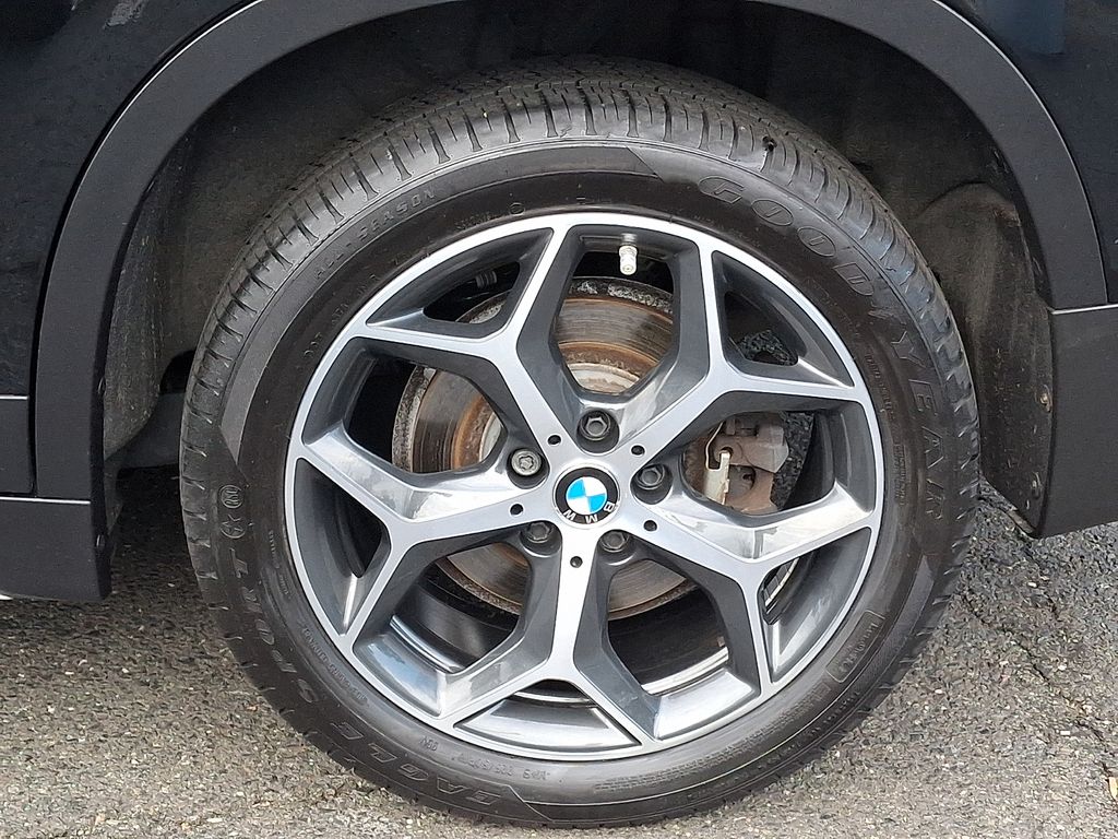 Thumbnail: 2019 BMW X1 - 6