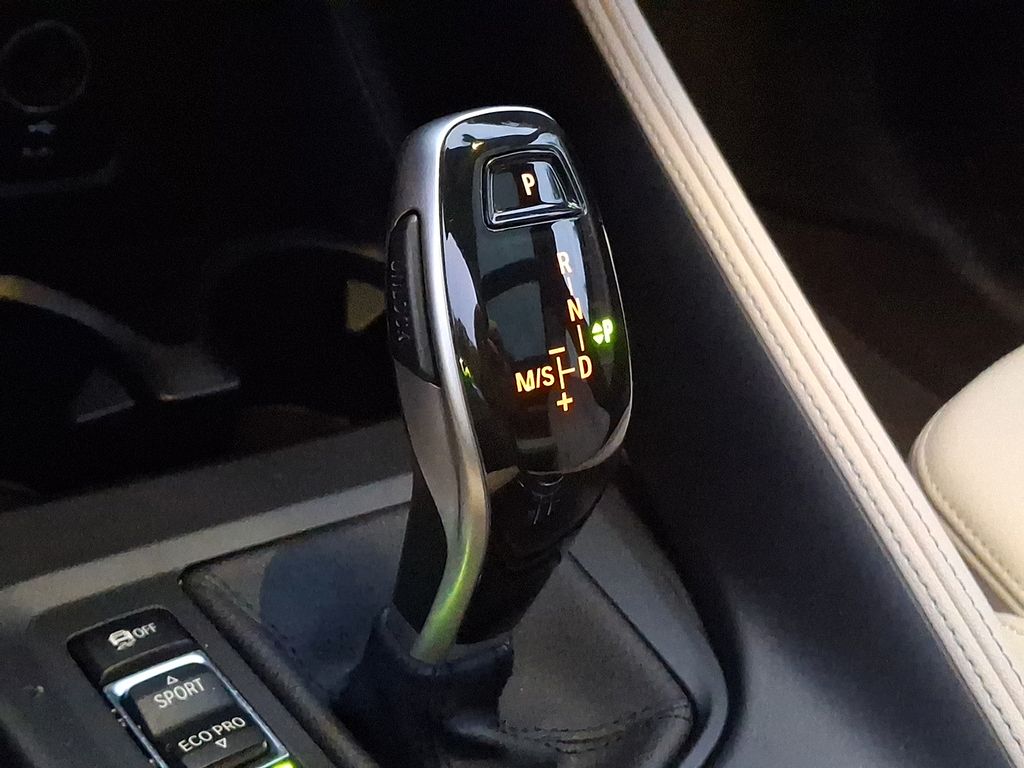 Thumbnail: 2022 BMW X2 - 10