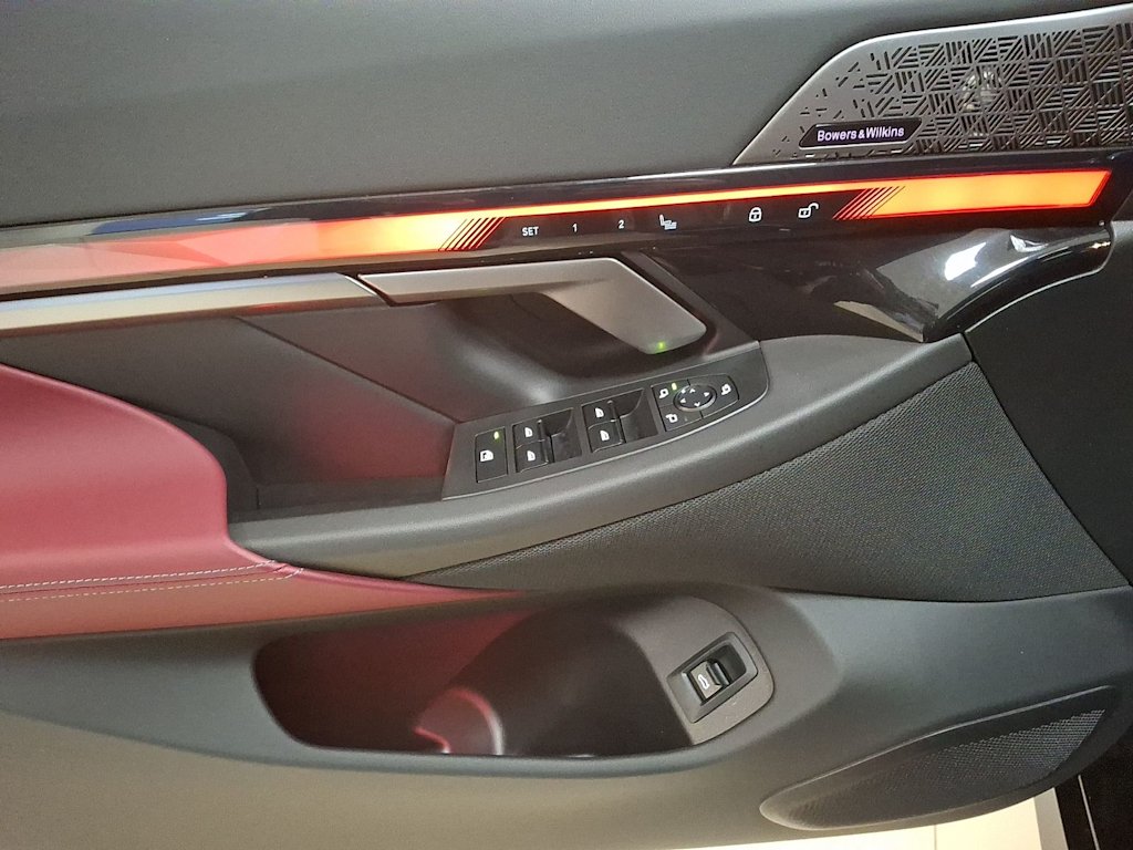 Thumbnail: 2025 BMW i5 - 16
