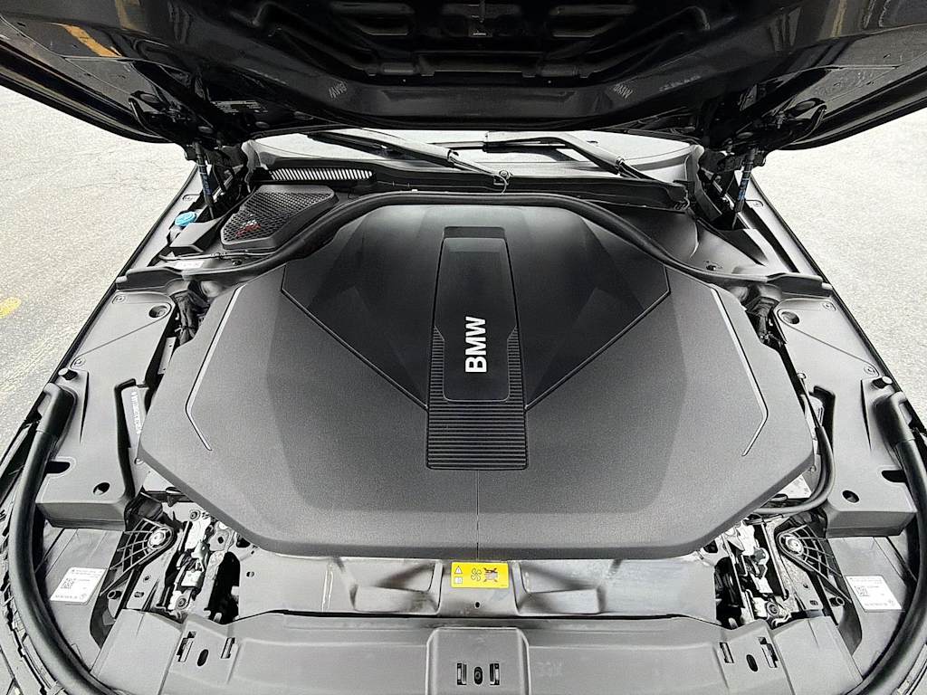 Thumbnail: 2026 BMW i5 - 8