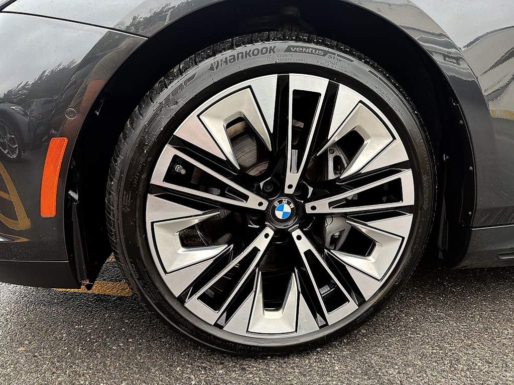 Thumbnail: 2026 BMW i5 - 7