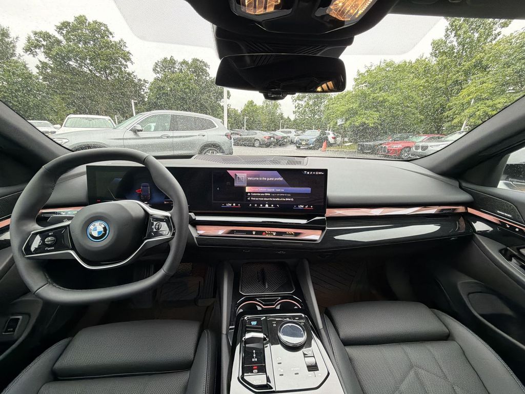 Thumbnail: 2026 BMW i5 - 2