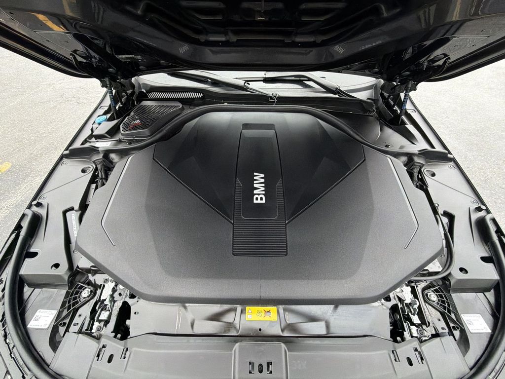 Thumbnail: 2026 BMW i5 - 8