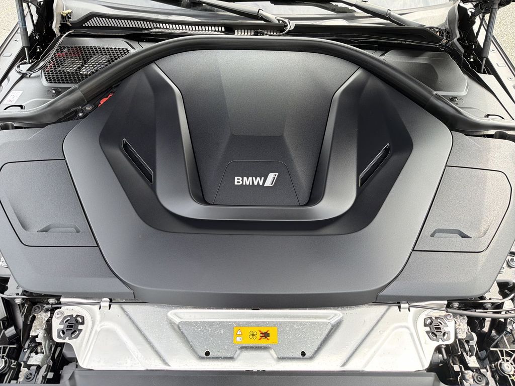 Thumbnail: 2023 BMW i4 - 9