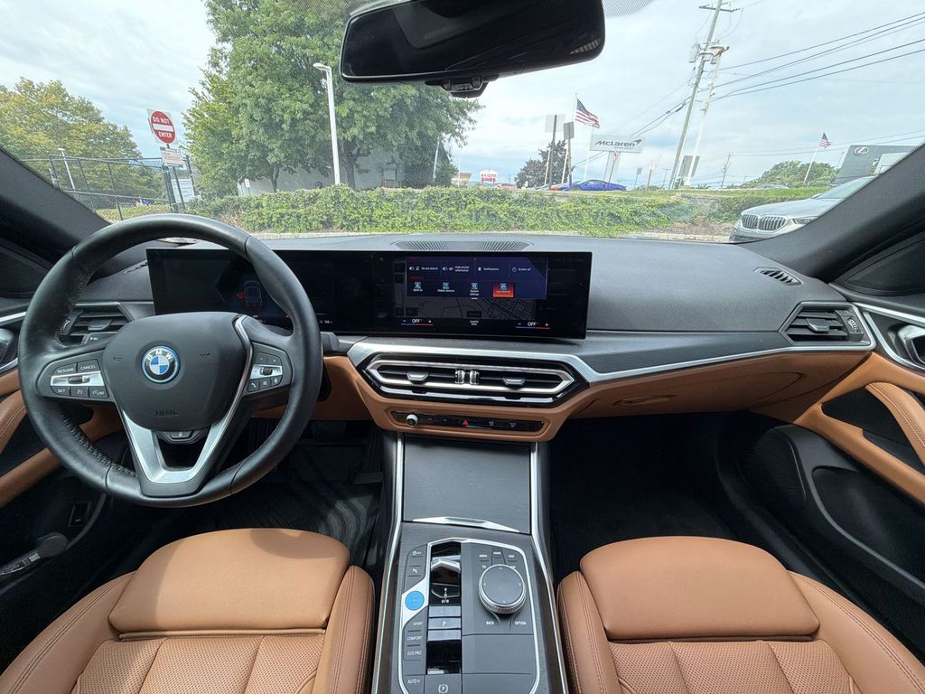 Thumbnail: 2023 BMW i4 - 2